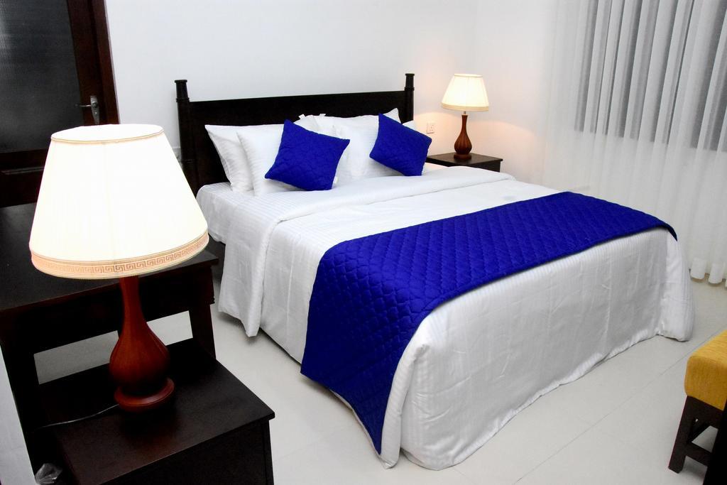 Blue Spring Hotel Wadduwa Exterior photo