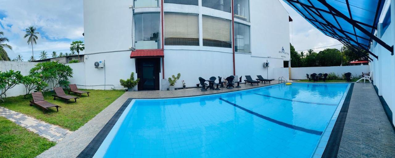 Blue Spring Hotel Wadduwa Exterior photo